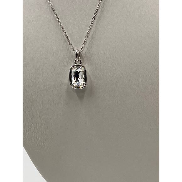 Swarovski Signed Elegant Faceted Clear Crystal Platinum Plated Necklace - Picture 4 of 8